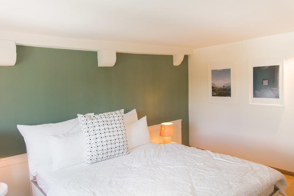 Apartment Side Location Bellevue