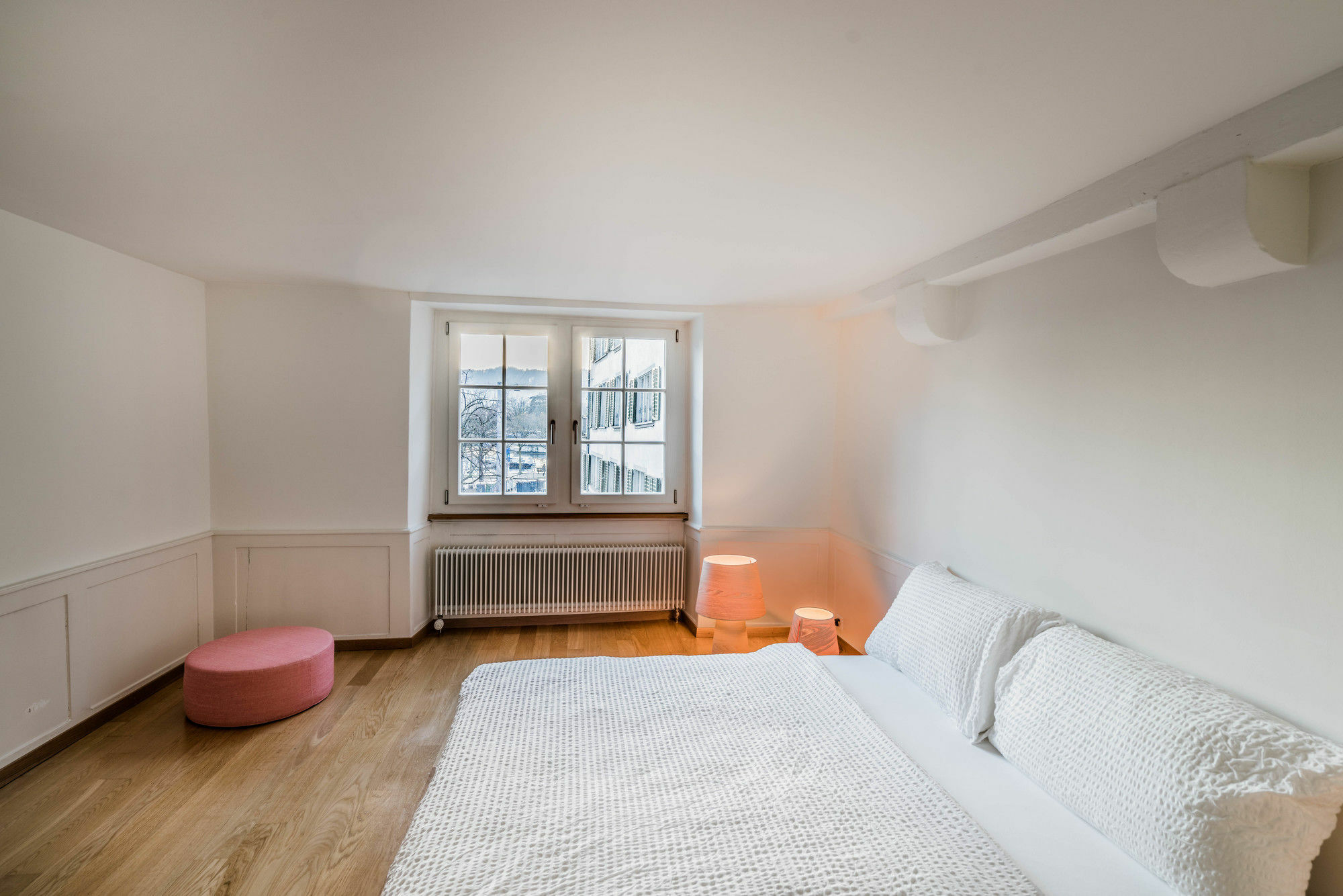 Side Location Bellevue Apartment *