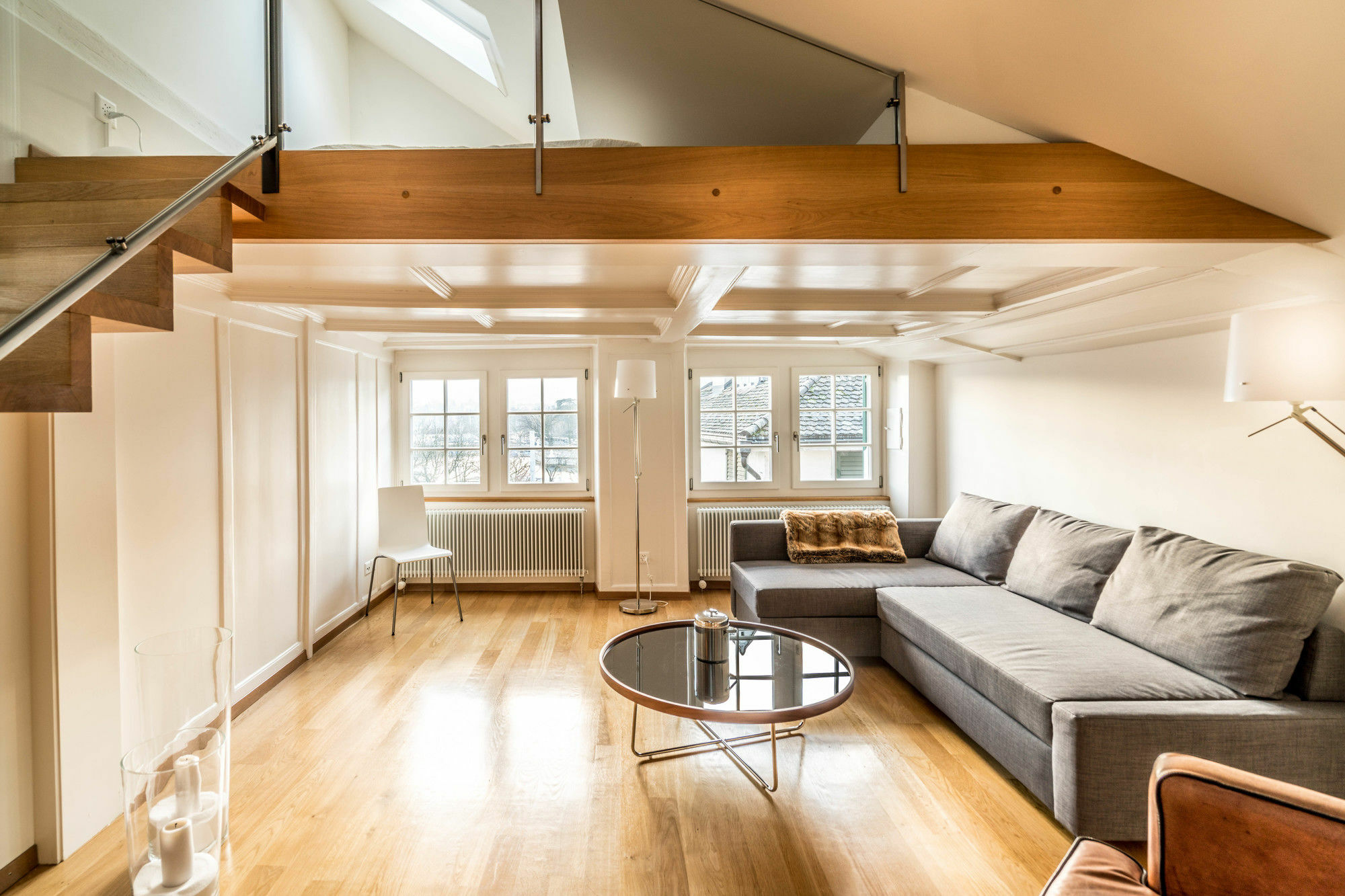 Side Location Bellevue Apartment